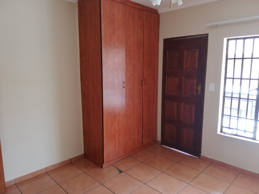 To Let 2 Bedroom Property for Rent in Die Bult North West